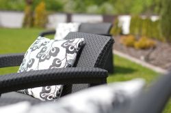 CORFU WEEKEND set antracit + šedé podušky Allibert - vše pro venkovní posezení na zahradě a na terase